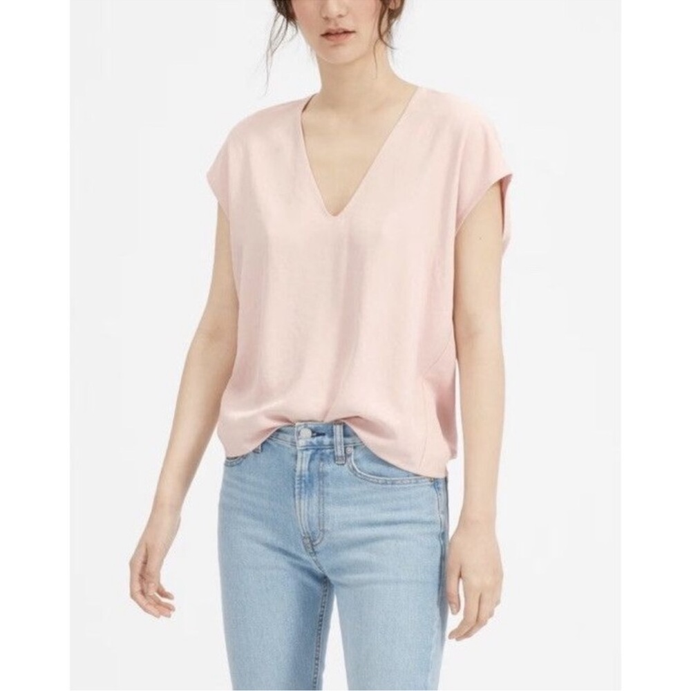 EVERLANE Japanese Go Weave V-Neck blouse in Rose Pink - Picture 2 of 8